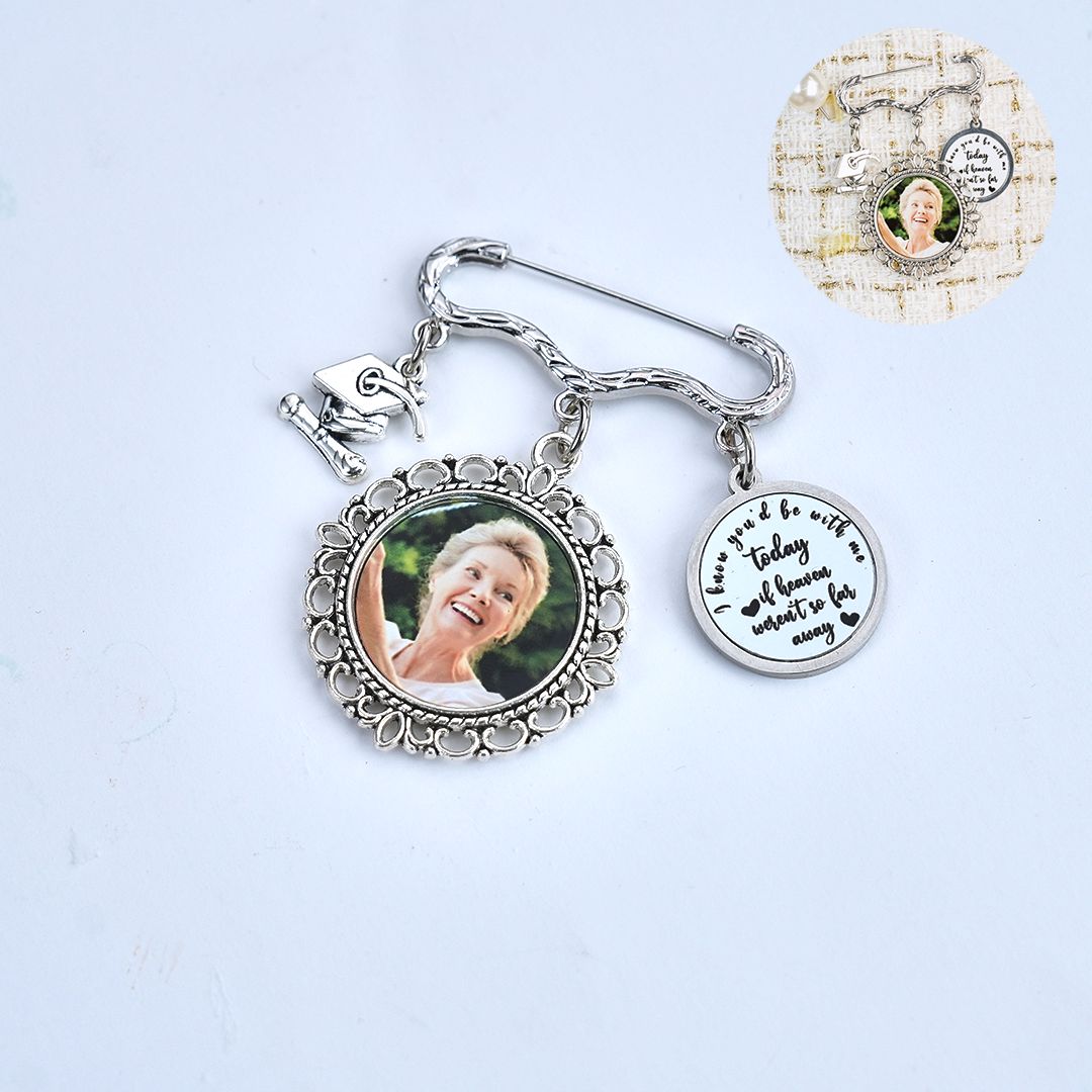Personalized Graduation Cap Memorial Tassel Brooch Pin Grad Ceremony Sympathy Gift for Class of 2024 Graduates — product image 2